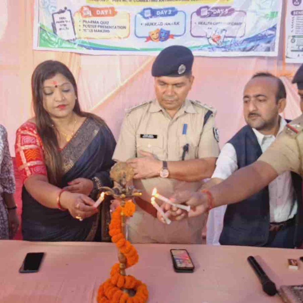 सिकरिया फार्मेसी कॉलेज ने निकाली जागरूकता रैली:विश्व फार्मेसी दिवस पर लोगों की हुई हेल्थ चेकअप, AMR के प्रति किया जागरूक