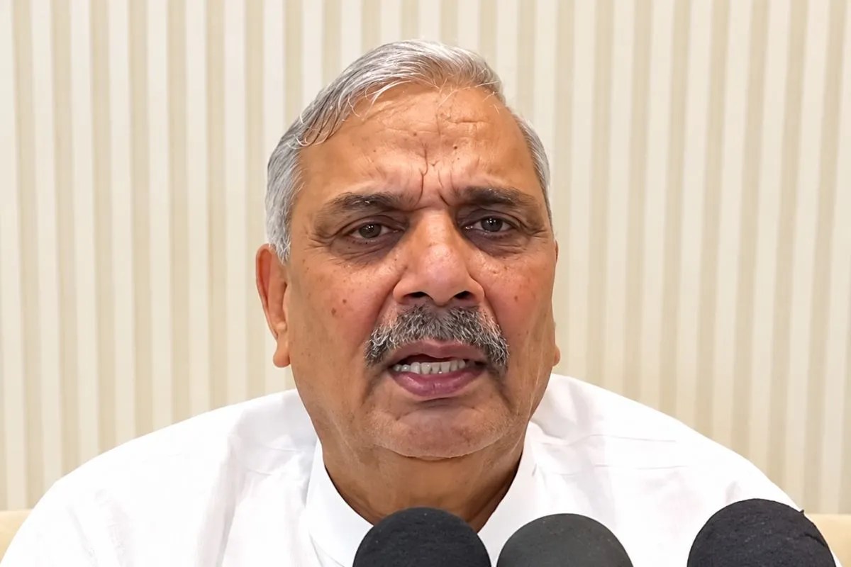 ‘अपनी पार्टी संभालें मंत्री जी’, ओपी राजभर पर बरसे सपा सांसद हरेंद्र मलिक; बोले- BJP की लिखी स्क्रिप्ट बोलते हैं सहयोगी
