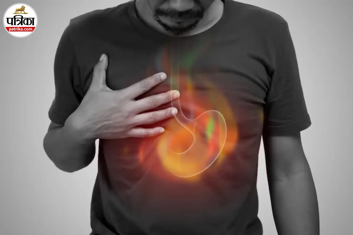 उम्र बढ़ने के साथ क्यों बढ़ सकती है सीने में जलन की समस्या? Cleveland Clinic से जानें हार्टबर्न के कारण