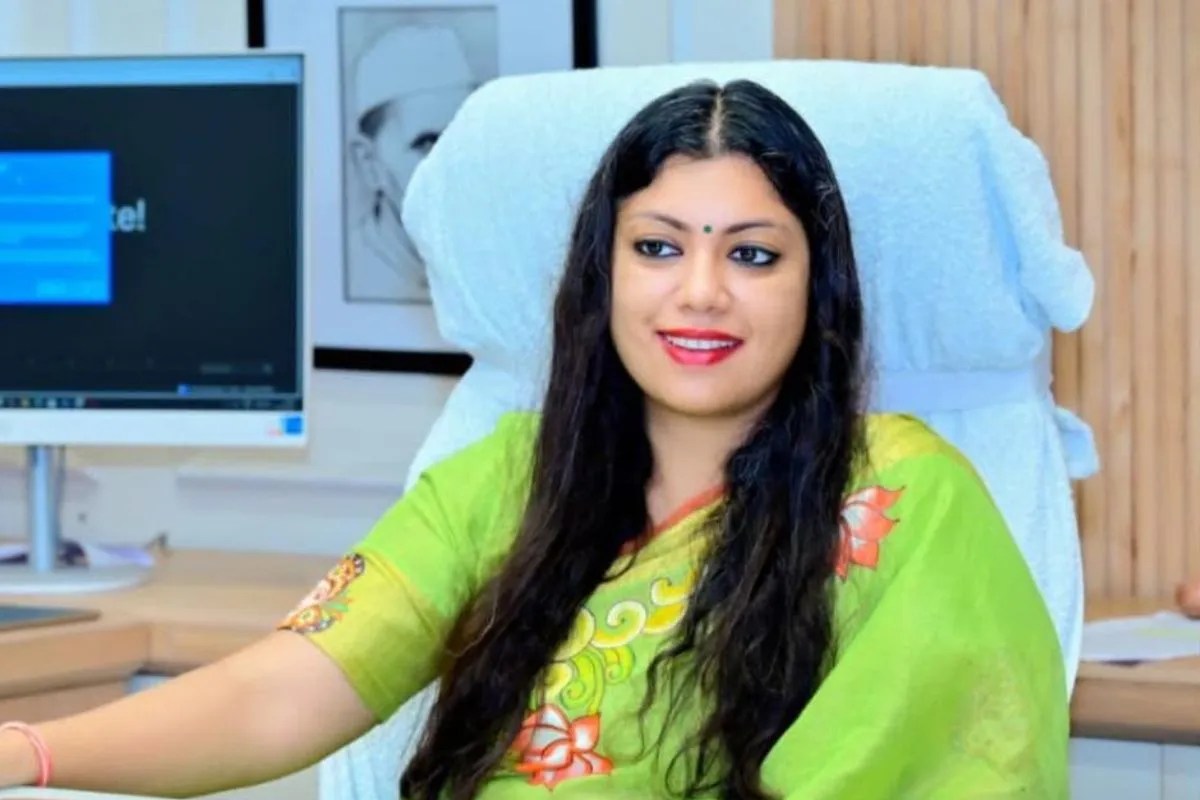 आकृति चौधरी पर रासुका लगाना DM मेधा रूपम को पड़ा भारी, इलाहाबाद हाईकोर्ट ने वेतन से हर्जाना वसूलने का दिया आदेश
