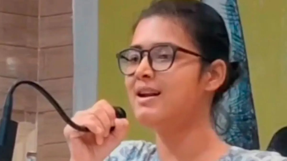 Gen-Z महाजुटान में सीएम योगी पर अशोभनीय कमेंट, आइसा की नेहा बोरा ने ‘गुंडा’ और ‘दंगा’ जैसे शब्दों का किया इस्तेमाल