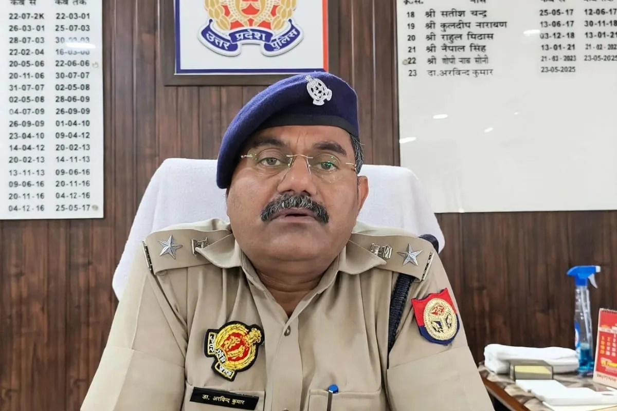 झांसी: खून से सने कपड़ों से हुआ हत्या का खुलासा, घर वालों ने दुर्घटना मान किया था अंतिम संस्कार, नातिन और प्रेमी गिरफ्तार