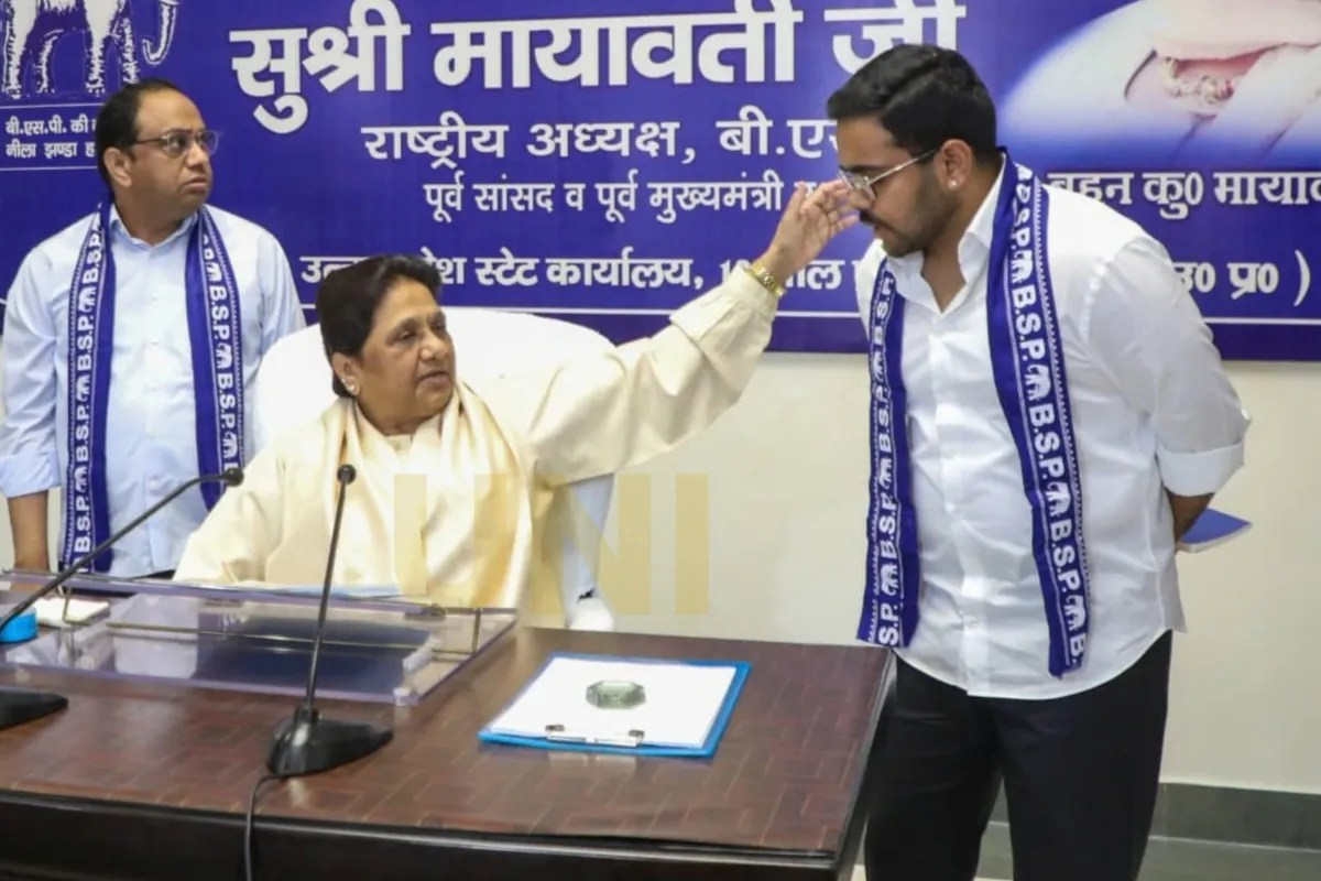 ब्रिटेन से वकालत की पढ़ाई और 27 की उम्र: क्या आकाश आनंद का विकल्प बन पाएंगे ईशान आनंद?