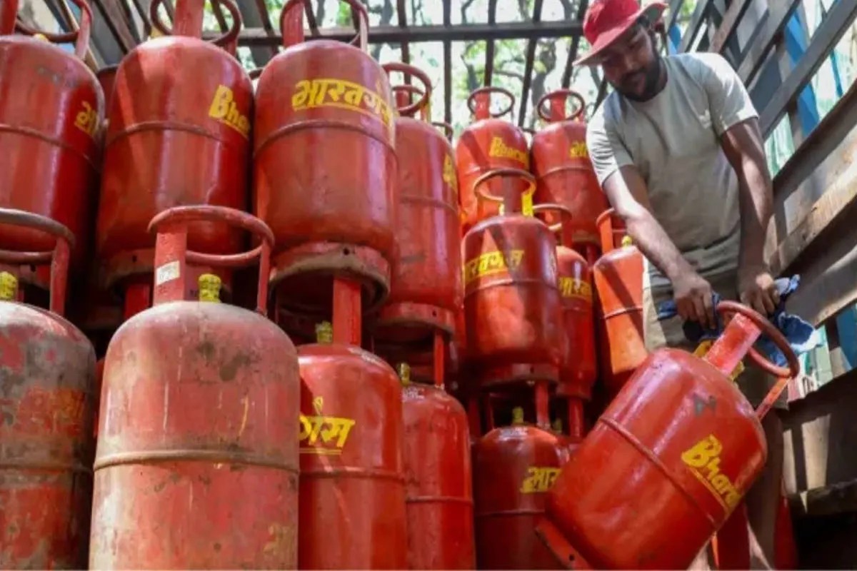 छत्तीसगढ़ में गैस उपभोक्ताओं के लिए बड़ी खबर… 45 दिन का नियम हुआ खत्म, अब 25 दिन में बुक होगा सिलेंडर