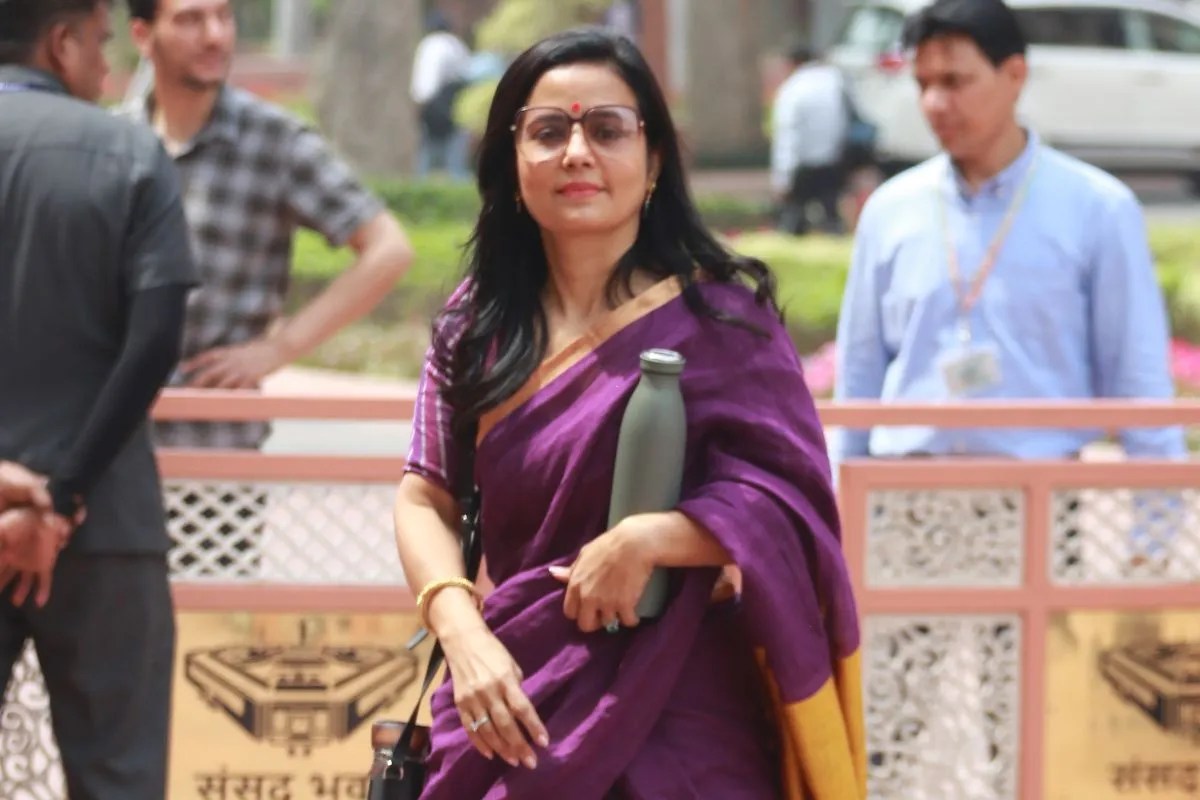 Mahua Moitra Case :कलकत्ता हाईकोर्ट ने टीएमसी सांसद महुआ मोइत्रा को दी बड़ी राहत, गिरफ्तारी वारंट किया रद्द