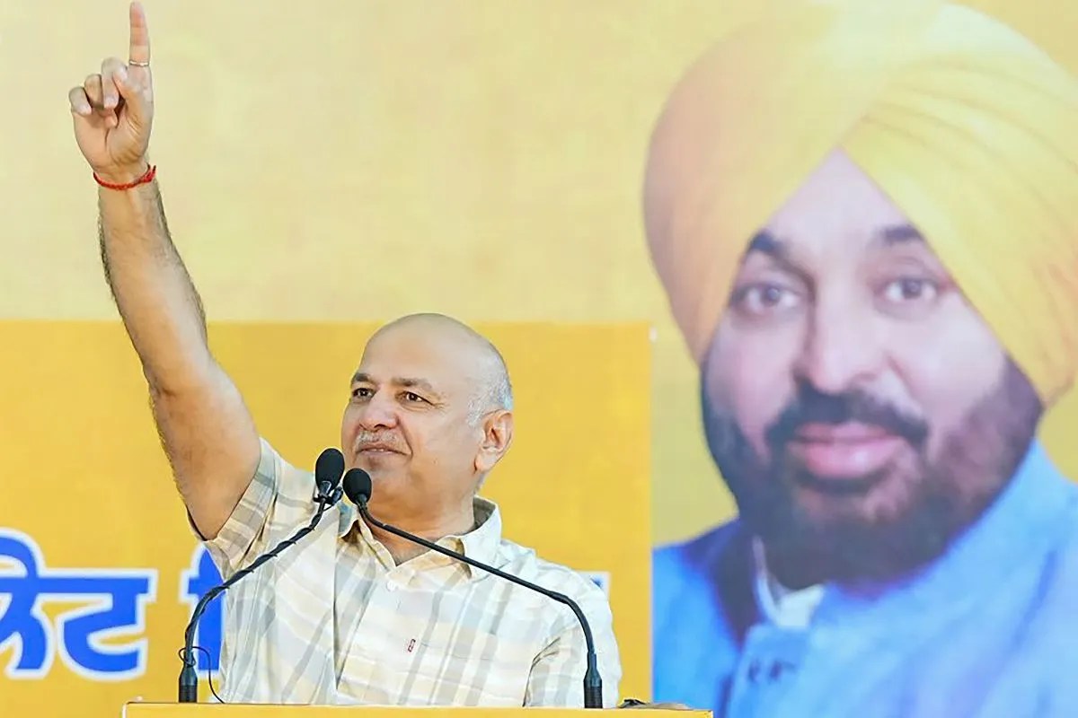 पंजाब में ED की कार्रवाई पर भड़के मनीष सिसोदिया, बोले- ‘पीएम मोदी ने 4 हजार ED कर्मचारियों को पंजाब भेज दिया’