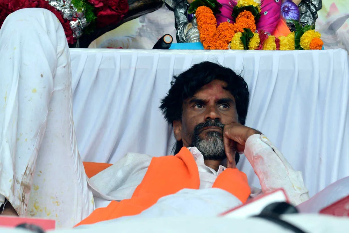 Maratha Reservation: मराठा आरक्षण आंदोलन के बीच जरांगे पाटिल को झटका, सरकार ने कहा- अब कोई और विकल्प नहीं