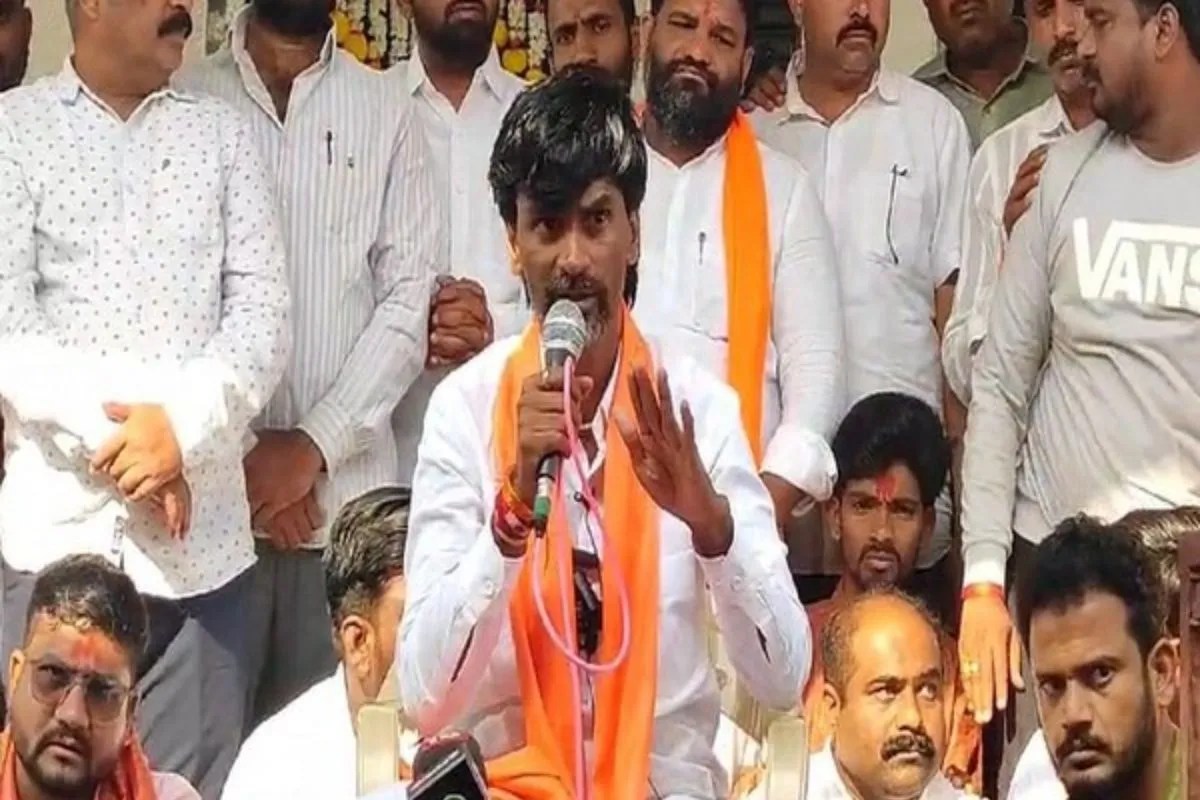 मनोज जरांगे ने खत्म की भूख हड़ताल, महाराष्ट्र सरकार को मांगों पर विचार के लिए दिया 3 महीने का समय