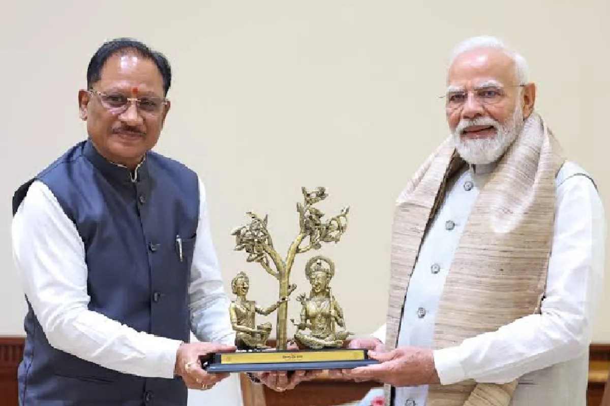 पीएम मोदी : सेवा और संकल्प से विकसित भारत की ओर