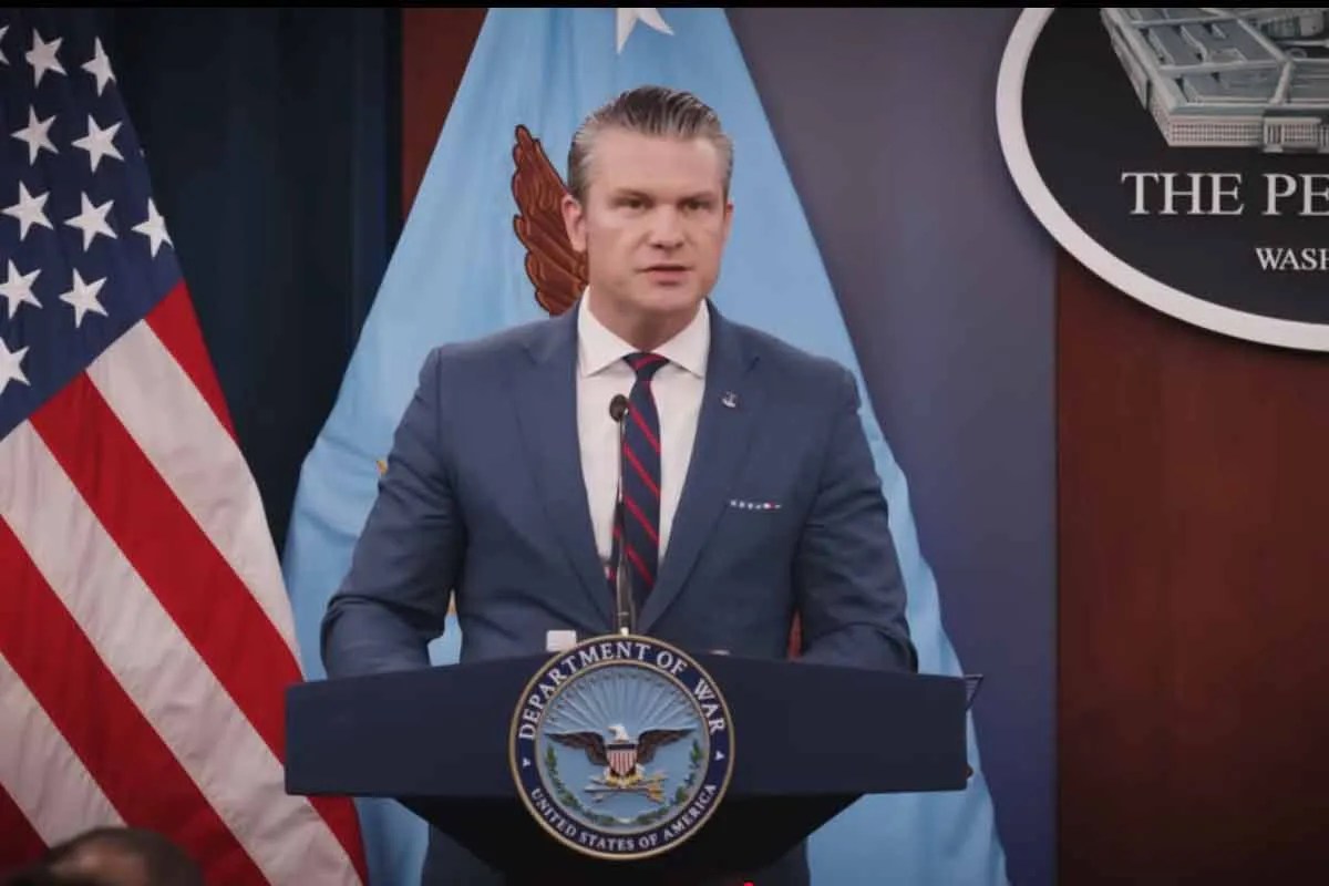 Pete Hegseth Impeachment: ईरान युद्ध पर ट्रंप प्रशासन में दरार! रिपब्लिकन सांसद ने रक्षा मंत्री हेगसेथ के खिलाफ महाभियोग की ठानी