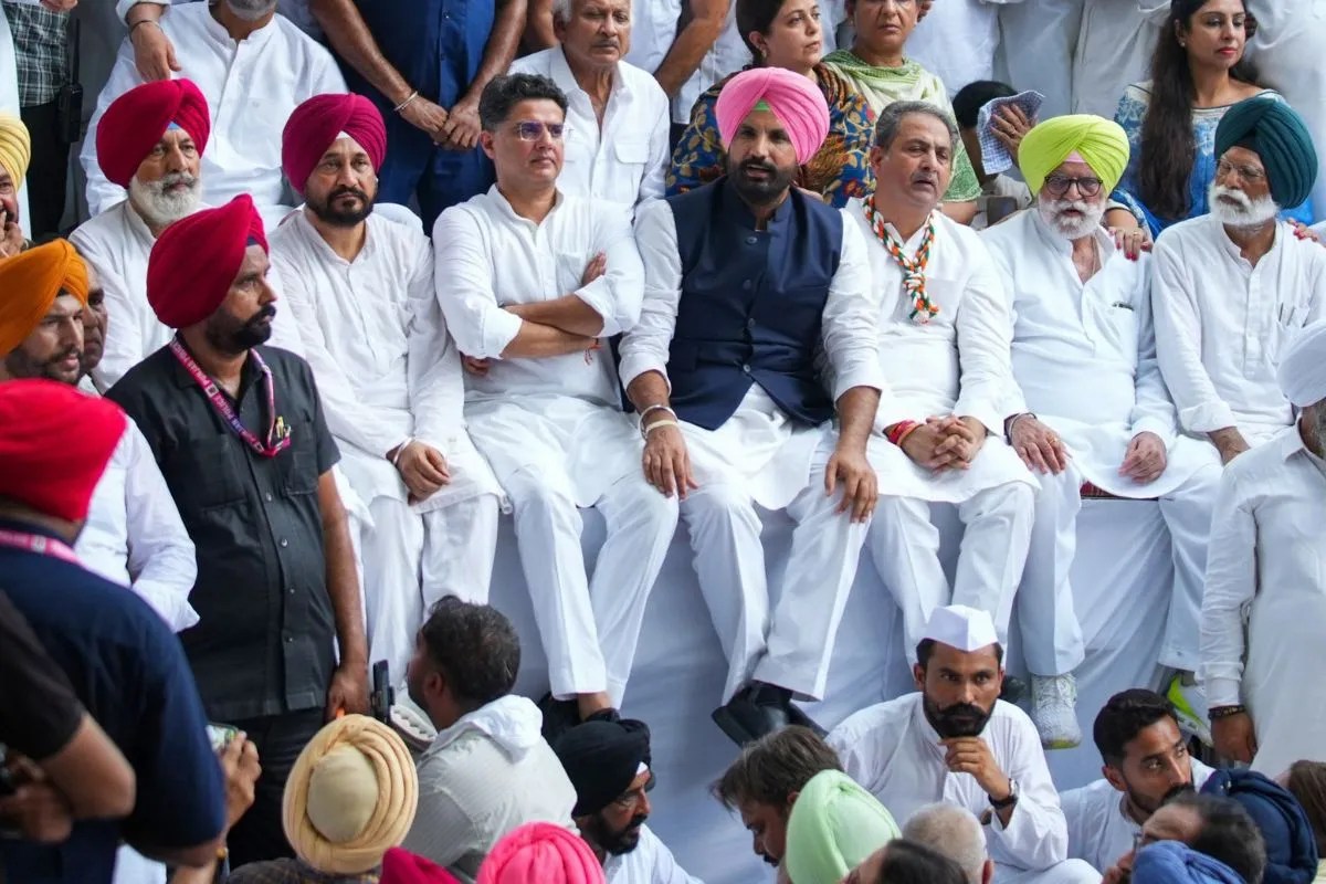 Punjab Politics: पंजाब में एंट्री होते ही चला सचिन पायलट का जादू, 3 महीने बाद एक मंच पर दिखे चन्नी-वड़िंग, कांग्रेस में दिखी एकता