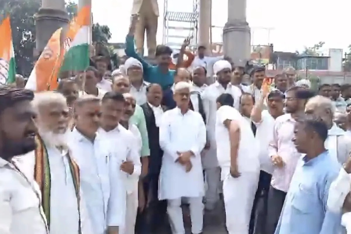‘काशी में फिर से कराओ चुनाव’, राष्ट्रपति के नाम ज्ञापन सौंप कांग्रेस ने खोला मोर्चा, बढ़ा सियासी पारा