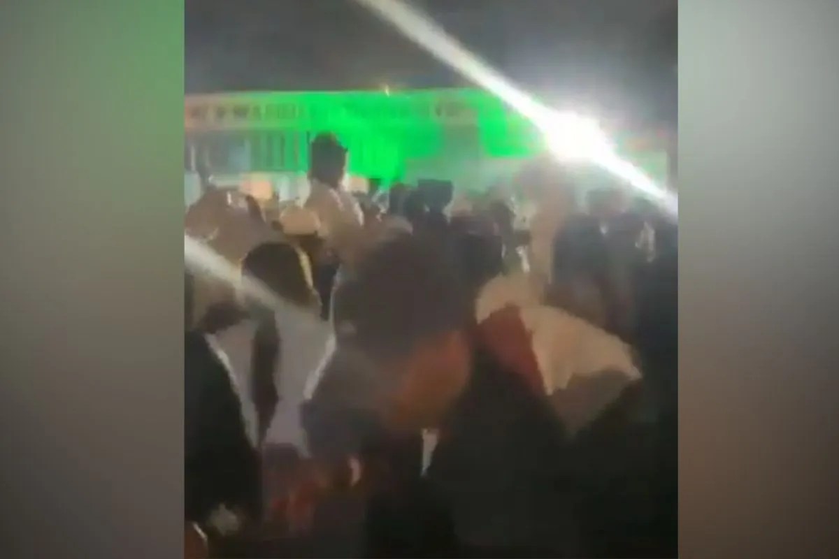 South Africa Mass Shooting: दक्षिण अफ्रीका में बार में बाहर से अंदर तक बरसाईं गोलियां, 17 की मौत; AK-47 से लैस थे 8 हमलावर
