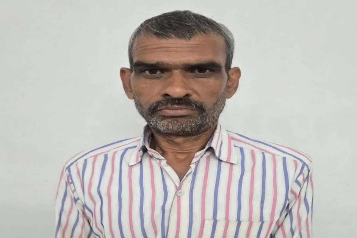 Surat Crime: ‘पोस्टमैन’ बन नक्सली इलाके में घुसी पुलिस, 25 साल बाद दबोचा गया 20 हजार का इनामी ‘मोस्ट वांटेड’