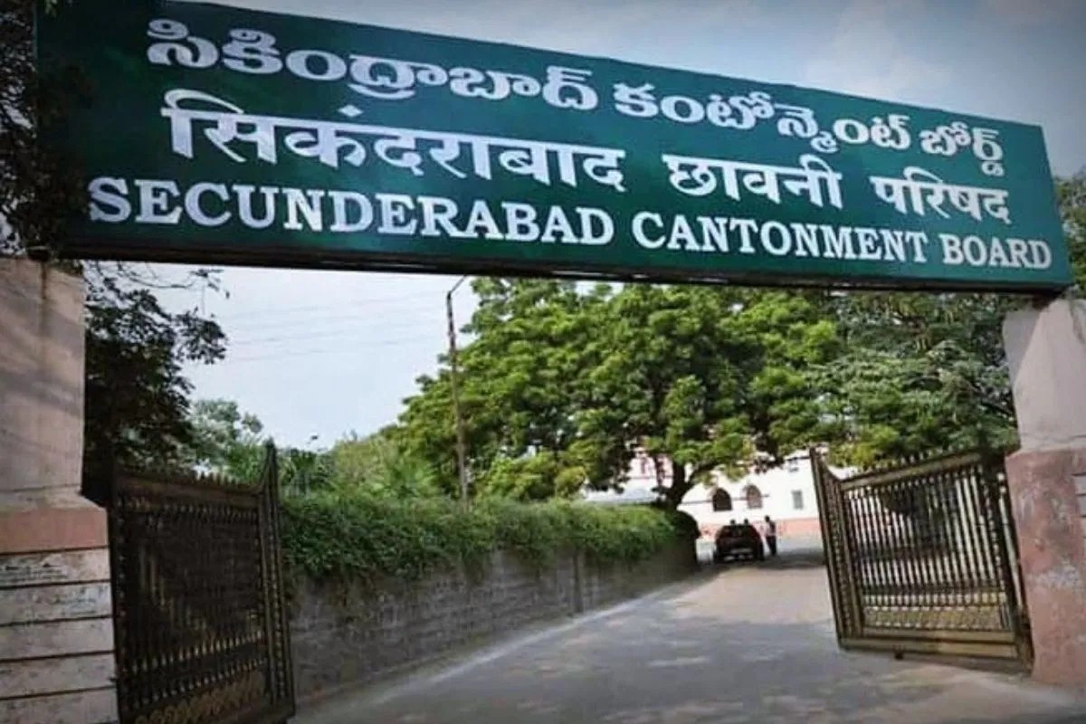 तेलंगाना के सिकंदराबाद कैंटोनमेंट में बड़ी सेंध, 4 AK-47 समेत 11 हथियार चोरी; अंदर के शख्स पर शक