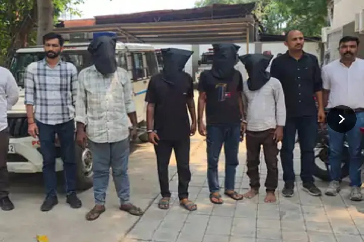 एनआरआइ के बंद मकान में लूट के इरादे से घुसे, बुजुर्ग पर किया हमला, 4 आरोपी गिरफ्तार