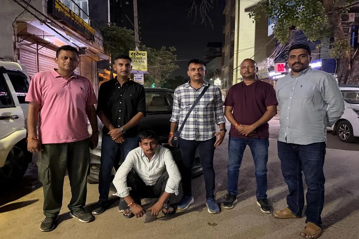 10 करोड़ की रंगदारी मांगने वाले गिरोह के आरोपी को दिल्ली से पकड़ा