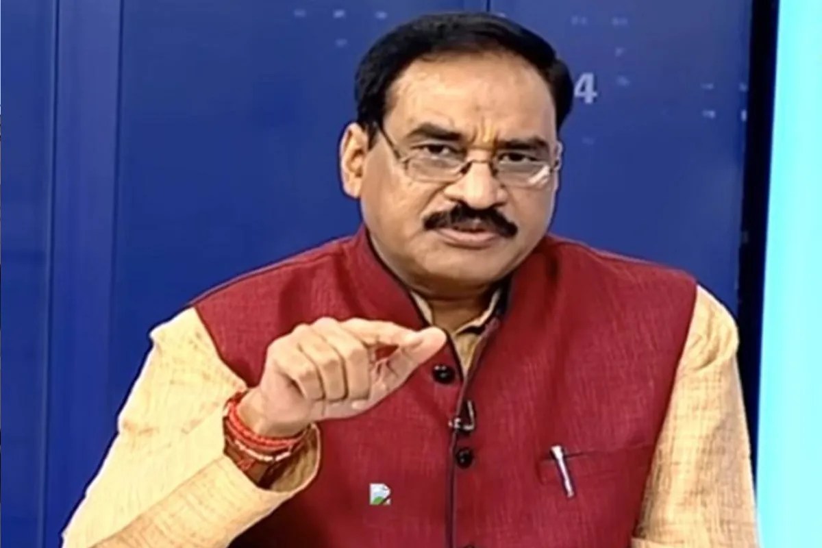 Maharashtra Garba: मुस्लिमों की एंट्री बैन पर VHP प्रवक्ता बोले- टीका लगवाएं, चरणामृत लें तो स्वागत है