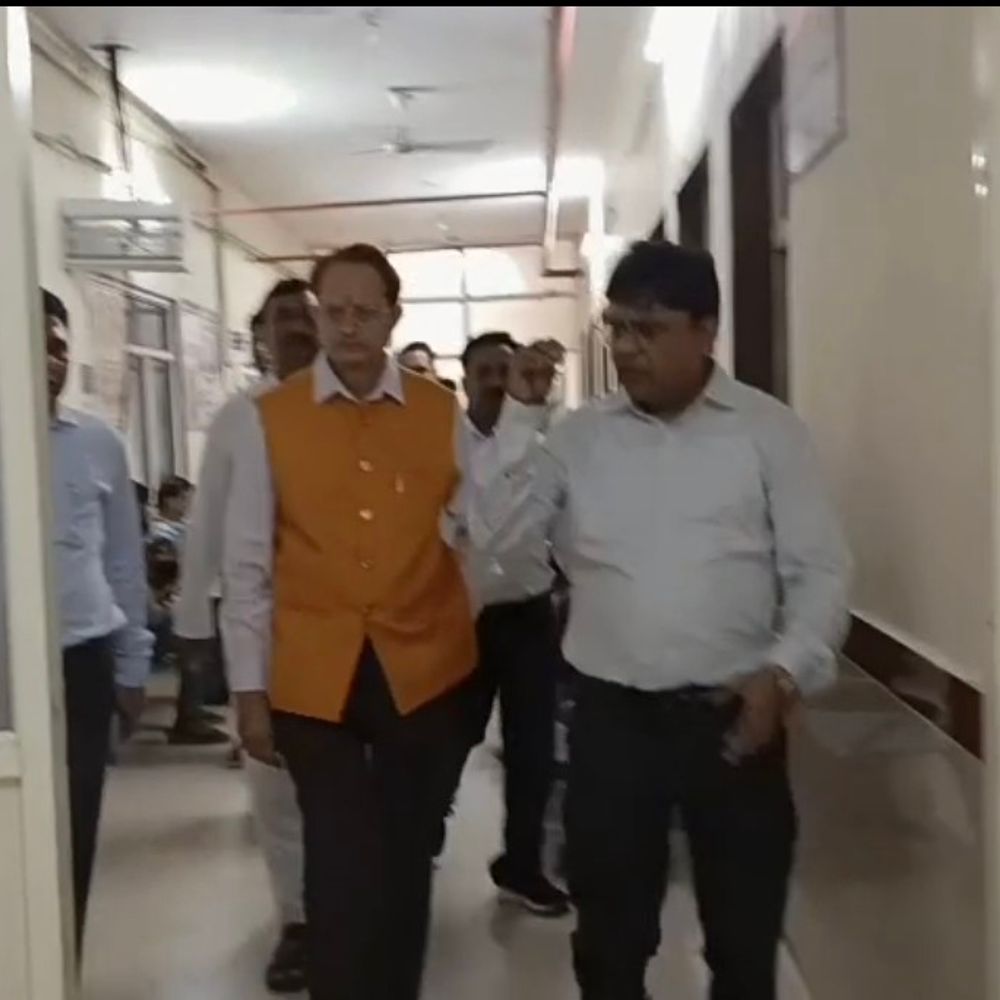 दतिया जिला अस्पताल का हुआ निरीक्षण:मानव अधिकार आयोग अध्यक्ष ने मरीजों से जानीं सुविधाएं और कमियां