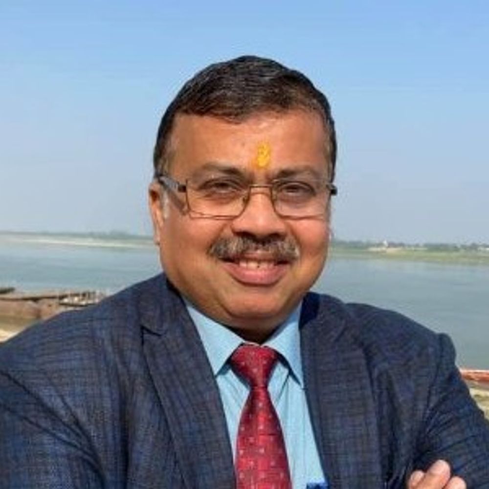 वाराणसी के प्रो. मिश्र और चतुर्वेदी हुए सम्मानित:अमित शाह ने मुंबई में सौंपा, दंडपाणि च भैरवं हेतु राजभाषा गौरव