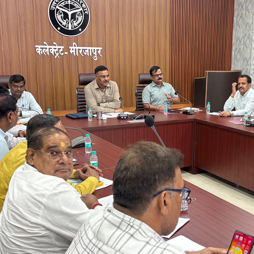 जल निगम ने खोदी सड़कें, डीएम नाराज:उद्यमियों की शिकायत पर तत्काल दुरुस्त कर विभाग को सौंपने के निर्देश, कार्रवाई की चेतावनी