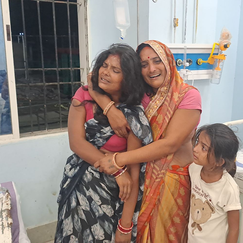 लकड़ी बीनने गए किसान को सांप ने डंसा, मौत:गोपालगंज में इलाज के दौरान तोड़ा दम, बाढ़ के पानी में जलावन लेने गए थे
