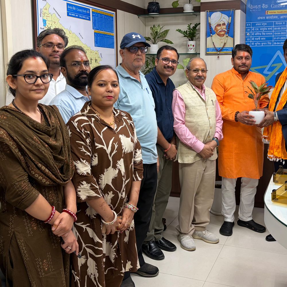 BMS के गिरीश चंद्र ली बैठक:आगरा प्रवास पर बैंकिंग क्षेत्र में संगठनात्मक गतिविधियों की जानकारी दी