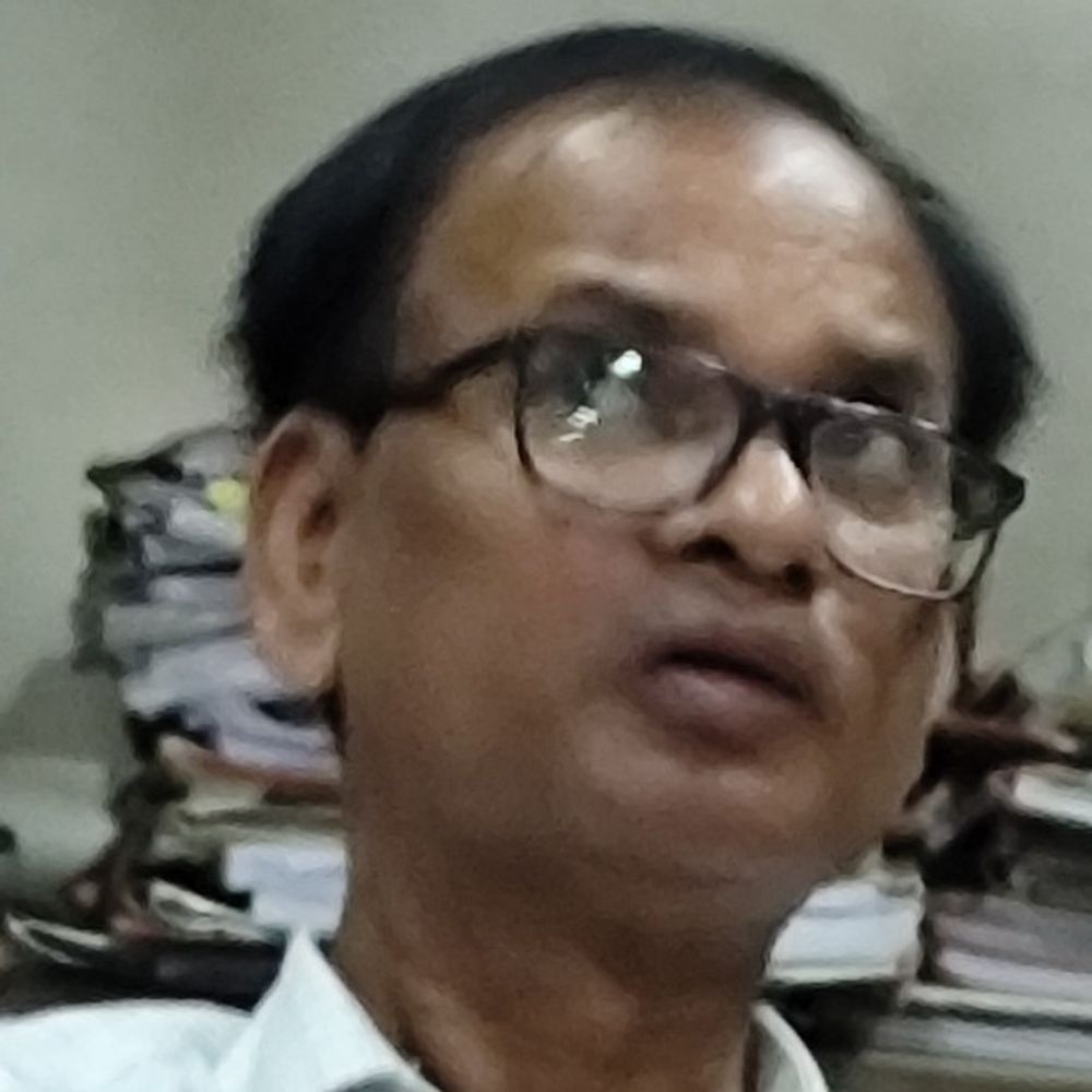 उमरिया में पीआईयू इंजीनियर का शव संदिग्ध हालत में मिला:किराए के मकान में अकेले रहते थे, मोबाइल बंद मिलने पर पुलिस ने दरवाजा खोला