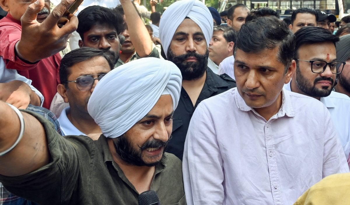 हेड कॉन्स्टेबल से मारपीट पर एक्शन, AAP नेता Saurabh Bharadwaj और Jarnail Singh पर FIR दर्ज