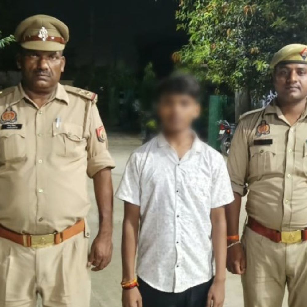 पैनकार्ड नंबर से 2 साल बाद मिला लापता युवक:संतकबीर नगर में अफसर बनने की चाहत में पटना में कॉपी बेचकर कर रहा था पढ़ाई