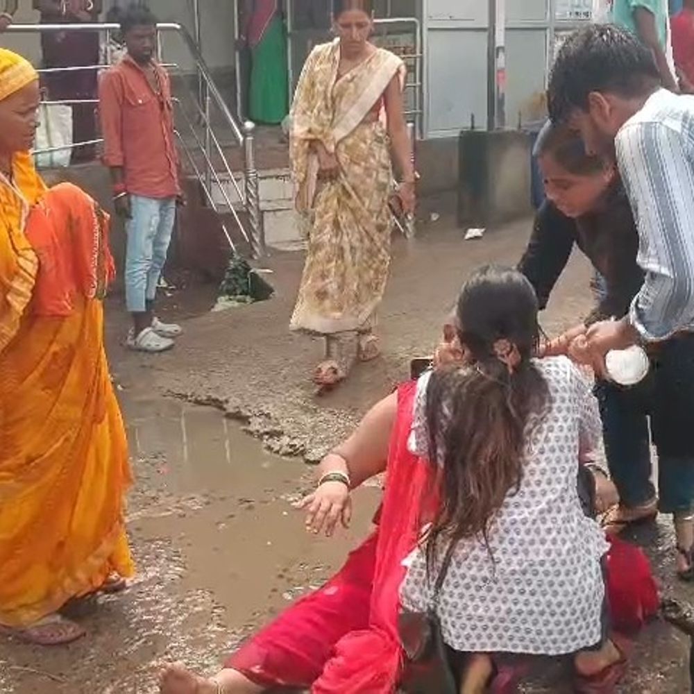 नवादा में दिनदहाड़े युवक की गोली मारकर हत्या:पीठ में मारी गोली; कॉलेज से जुड़ा विवाद होने की आशंका, जांच में जुटी पुलिस