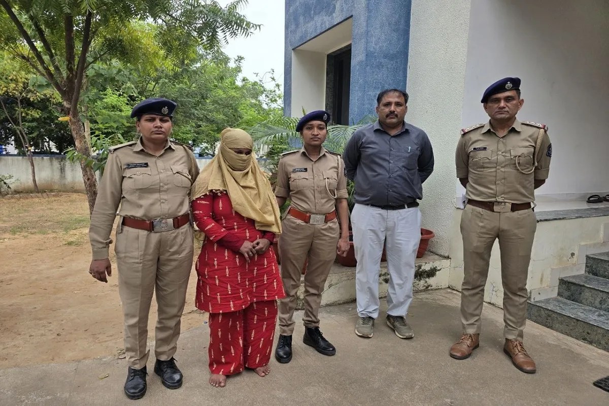 प्रांतीज के लिंबला में मैनेजर की हत्या के मामले में युवती गिरफ्तार, प्रेमी फरार