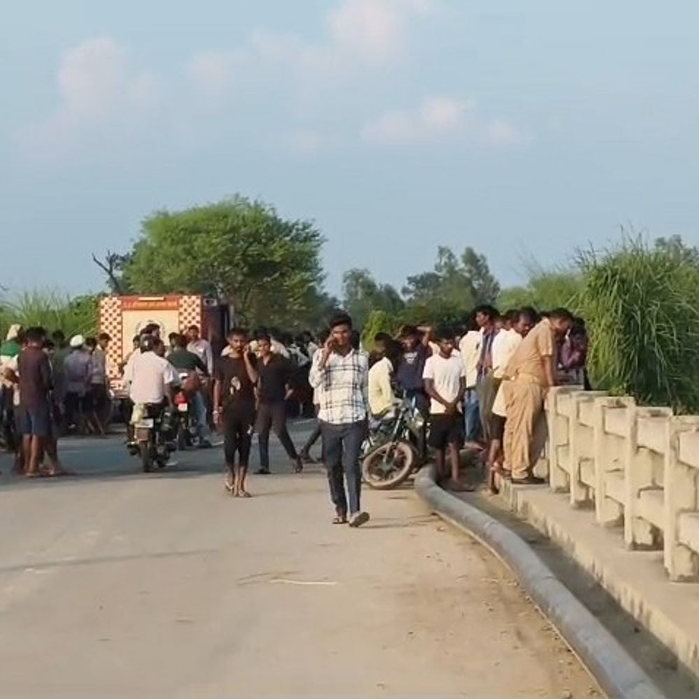 हरदोई में आधार कार्ड बनवाने गई किशोरी नदी में डूबी:श्रीमऊ से लौटते समय गंभीरी नदी के पुल से गिरी, तलाश जारी