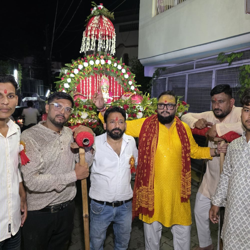 संभल कल्कि नगरी में श्रीकृष्ण जन्माष्टमी की शोभायात्रा निकली:लड्डू गोपाल की पालकी रही आकर्षण; शिव तांडव अखाड़ा और राधा-कृष्ण रासलीला ने बांधा समां