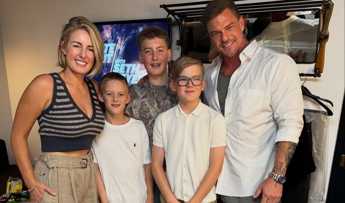 20 साल बाद शादी खत्म, Reacher फेम Alan Ritchson ने पत्नी Catherine Ritchson से किया तलाक का ऐलान