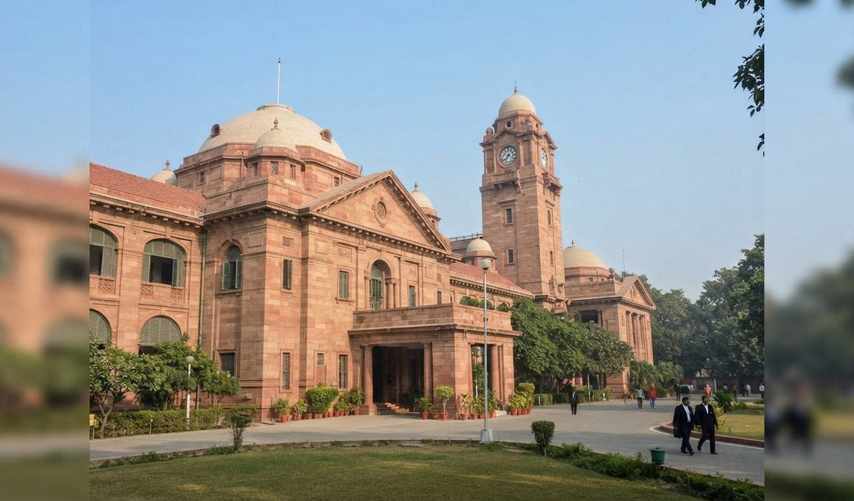 Allahabad High Court: कर्मचारियों को Santa Claus की टोपी पहनने के लिए बाध्य करना गलत
