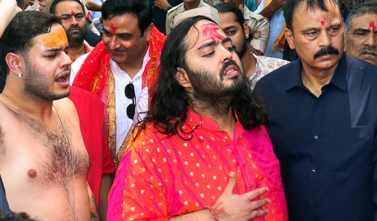 Bollywood Wrap Up | Ambani Ganpati Celebration 2026 | अंबानी परिवार का गणेशोत्सव | पृथ्वी शॉ और आकृति अग्रवाल की 6 महीने में टूटी सगाई
