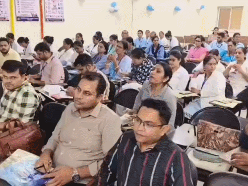 डूंगरपुर मेडिकल कॉलेज में मरीज सुरक्षा पर हुई कार्यशाला:संक्रमण से बचाव, गलतियां सुधारने और कचरा निस्तारण के तरीके बताए