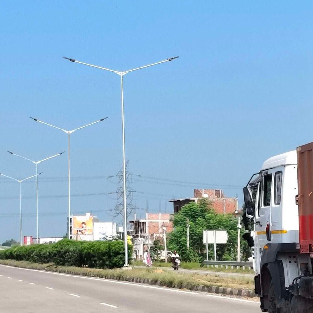 चार दिशाओं में खुल रहे हैं सड़क के रास्ते, कनेक्टिविटी के हब के रूप में उभरा जिला