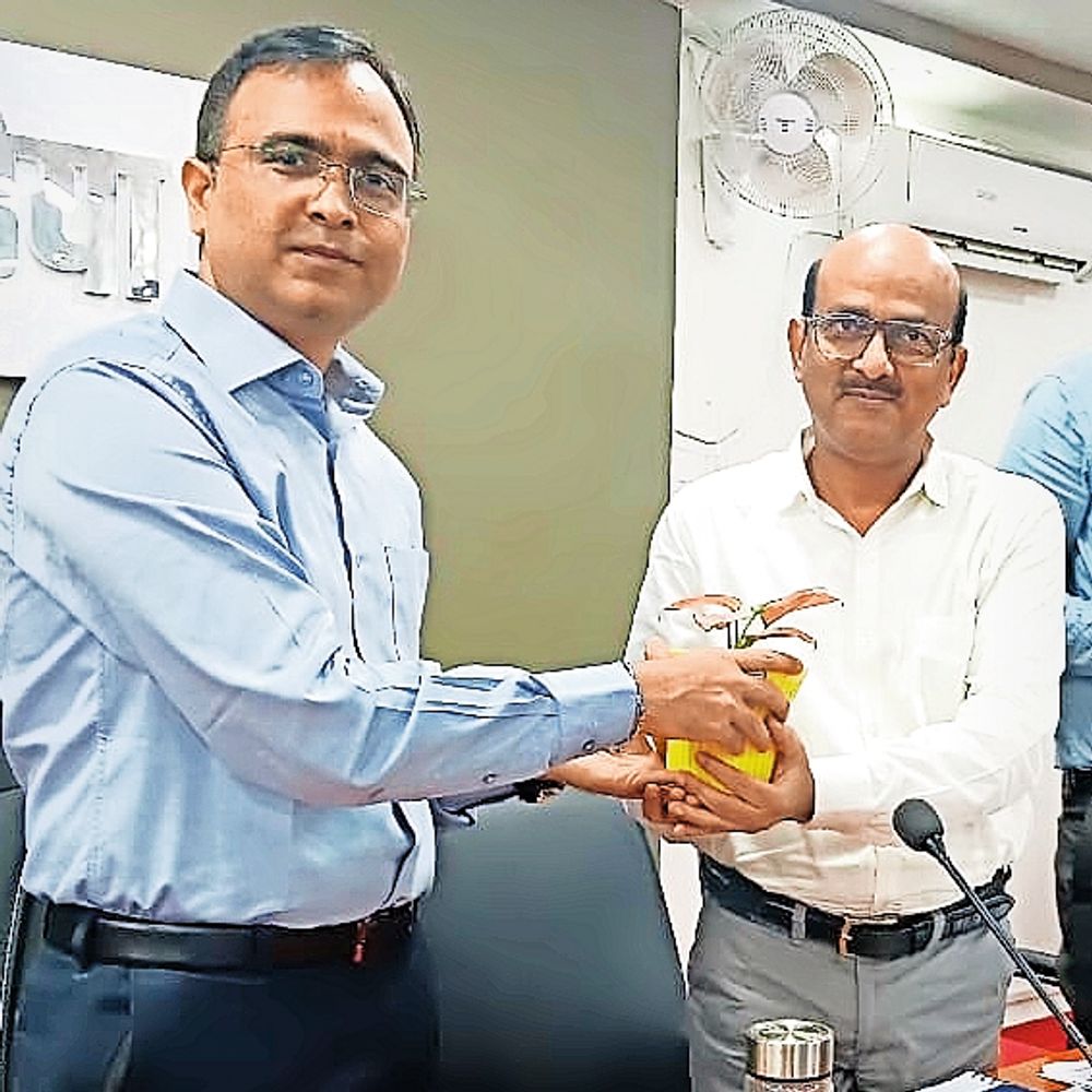 15-20 हजार की लागत से बना फ्लोटिंग क्लीनिक, 1300 से अधिक मरीजों का इलाज
