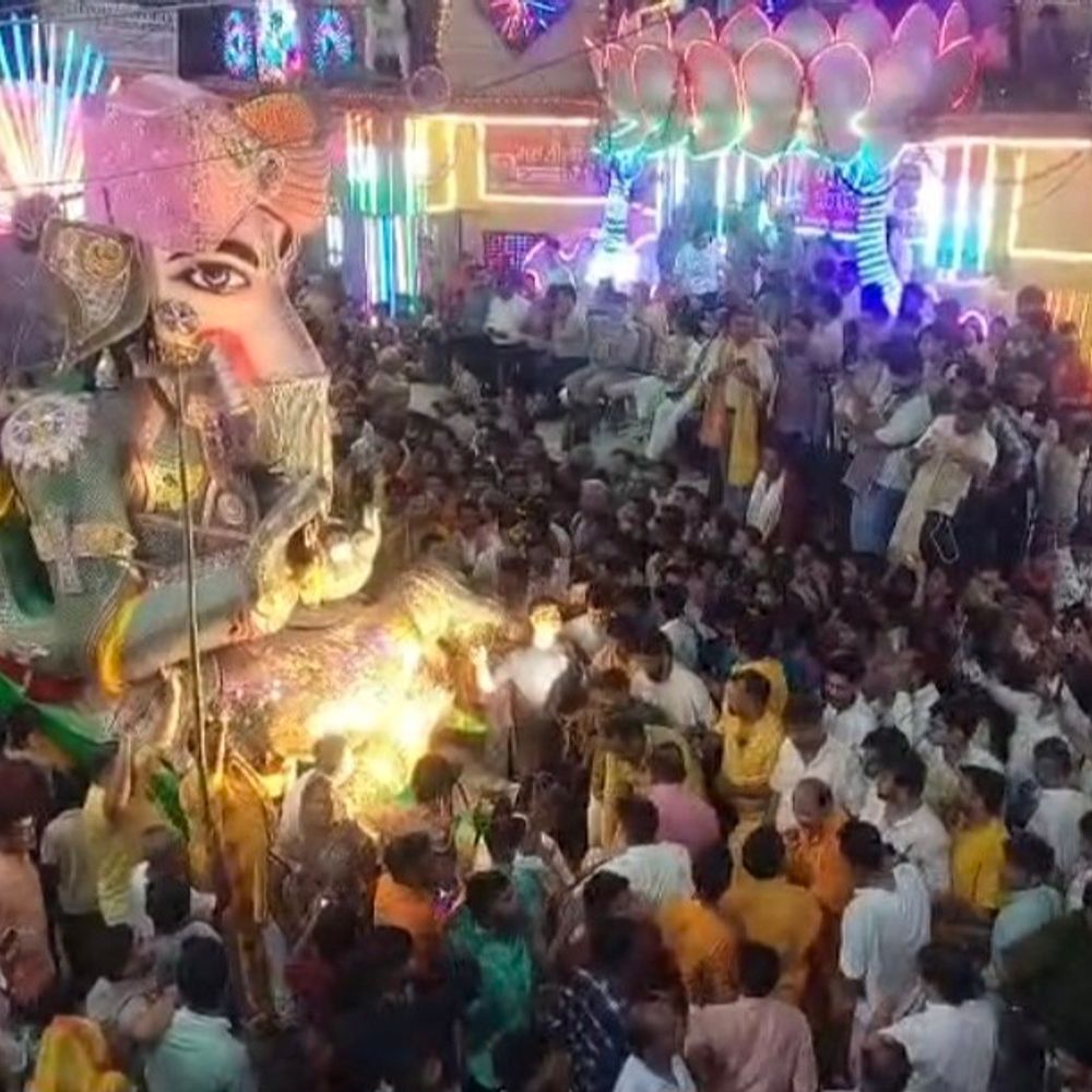 चंदौसी में गणेश चतुर्थी की ऐतिहासिक रथयात्रा, VIDEO:5 लाख से ज्यादा श्रद्धालु पहुंचे, 145 फीट की गणेश प्रतिमा बनी आकर्षण