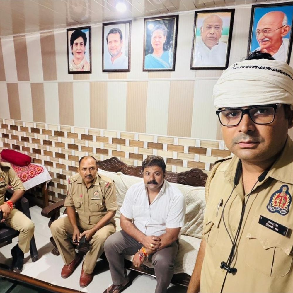 हाथरस में कांग्रेस जिलाध्यक्ष विवेक उपाध्याय हाउस अरेस्ट:मुख्यमंत्री योगी के मथुरा आने से पहले पुलिस ने की कार्रवाई