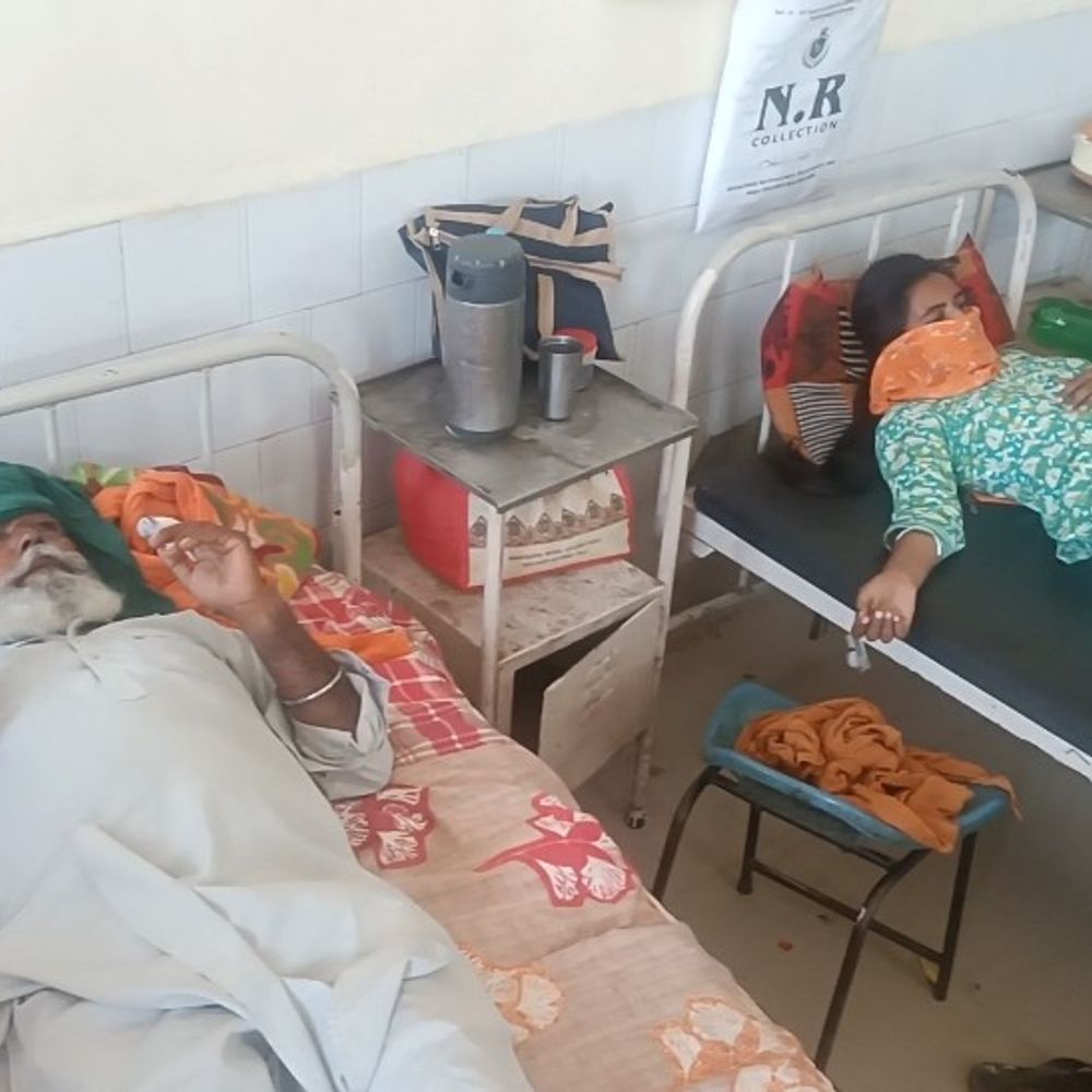 मोगा में पिता-पुत्री पर किया हमला:नाली से गंदगी निकालने को लेकर हुआ विवाद, सरपंच के 2 बेटों समेत 3 पर केस