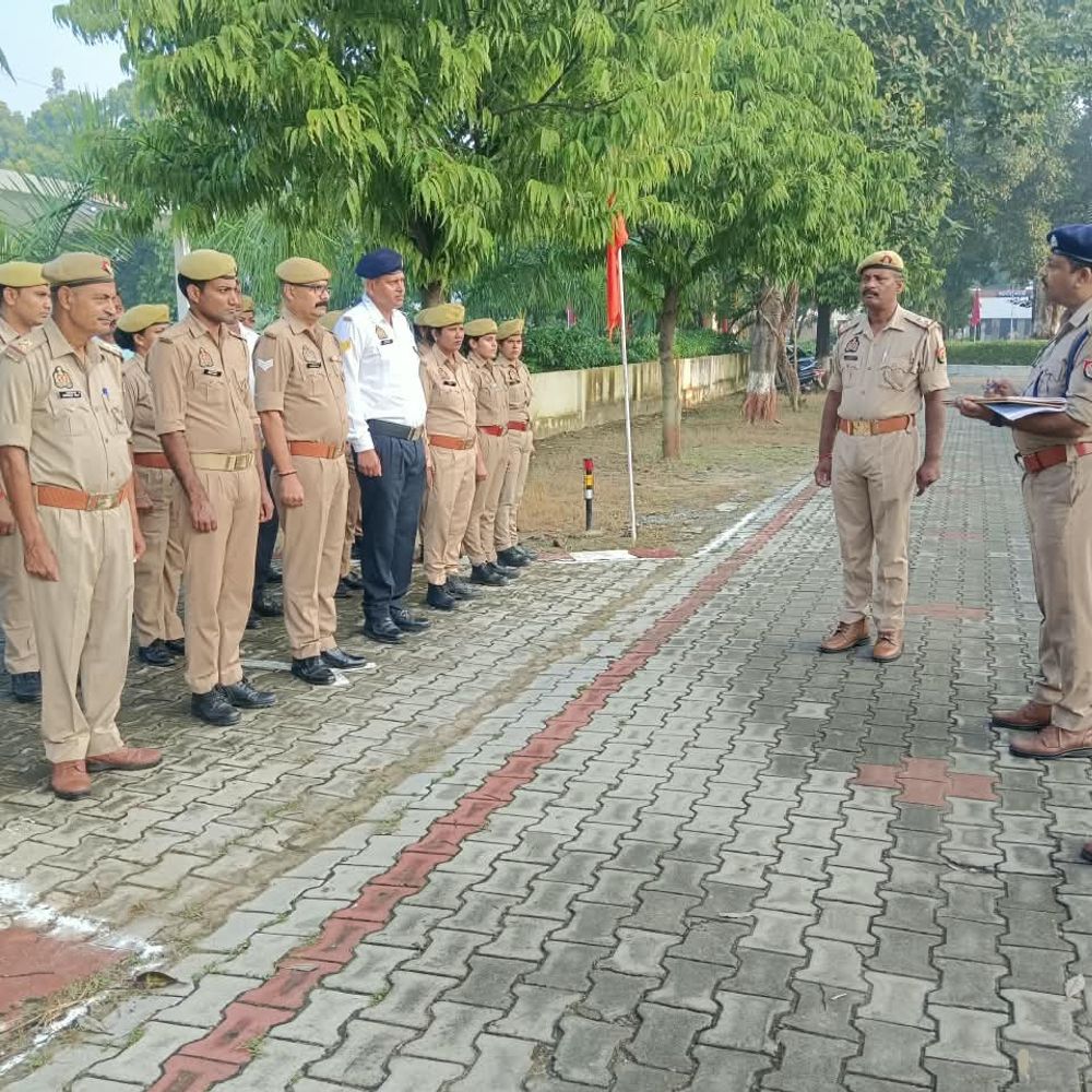 ASP ने पुलिस लाइन में परेड का निरीक्षण किया:सुरक्षा उपकरण और बैरकों का भी जायजा लिया, वाहनों के फिटनेस पर जोर