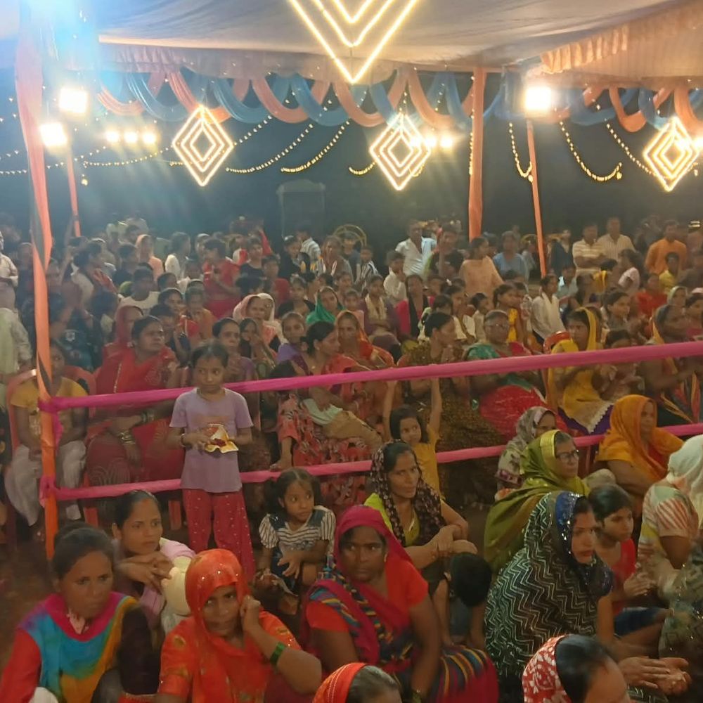 लखनऊ के मोहिबुल्लापुर में माता रानी का जागरण:कृष्ण जन्मोत्सव के चौथे दिन मारुति नंदन ट्रस्ट ने किया आयोजन, भक्तों ने लिया भजनों का आनंद