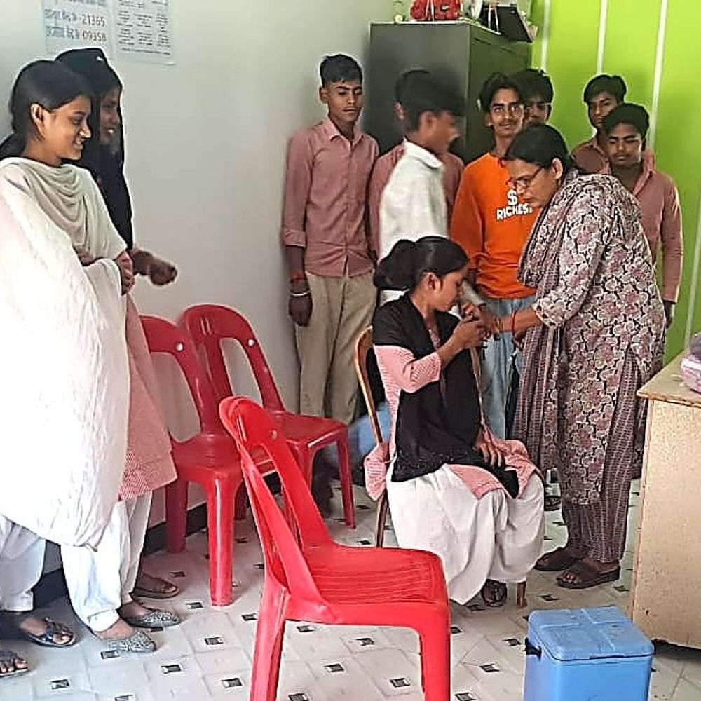 HPV टीकाकरण में गोंडा देवीपाटन मण्डल की लंबी छलांग:15वें से सीधे 6वें पायदान पर पहुंचा मण्डल, 80 फीसदी बच्चियों को लगी वैक्सीन