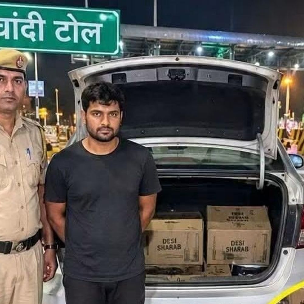 रोहतक में अवैध शराब समेत युवक अरेस्ट:कार में लेकर जा रहा, चांदी टोल प्लाजा चेकिंग के लिए रोका, जींद का रहने वाला