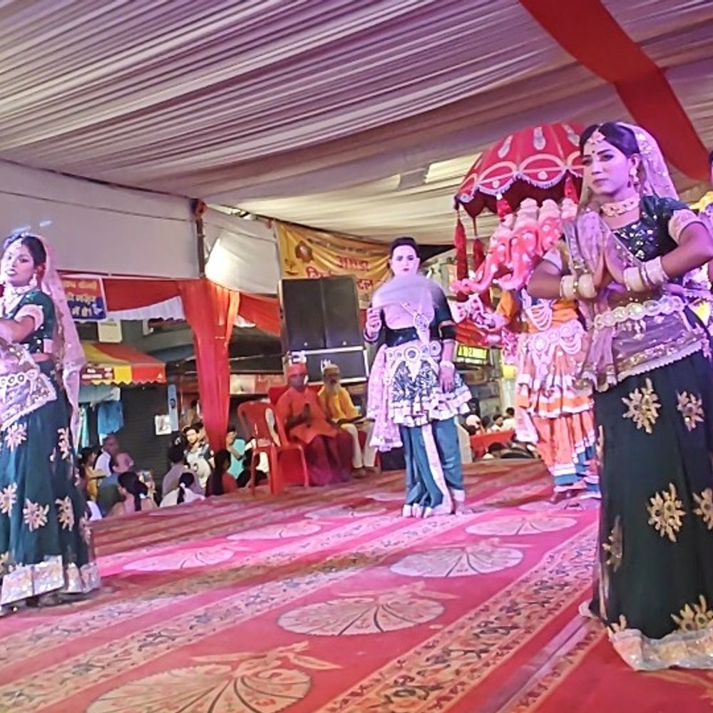 पत्रकारपुरम में गणेशोत्सव के दौरान झांकी की प्रस्तुति:शिवम छलिया आर्ट ग्रुप के भजनों पर झूमे श्रद्धालु