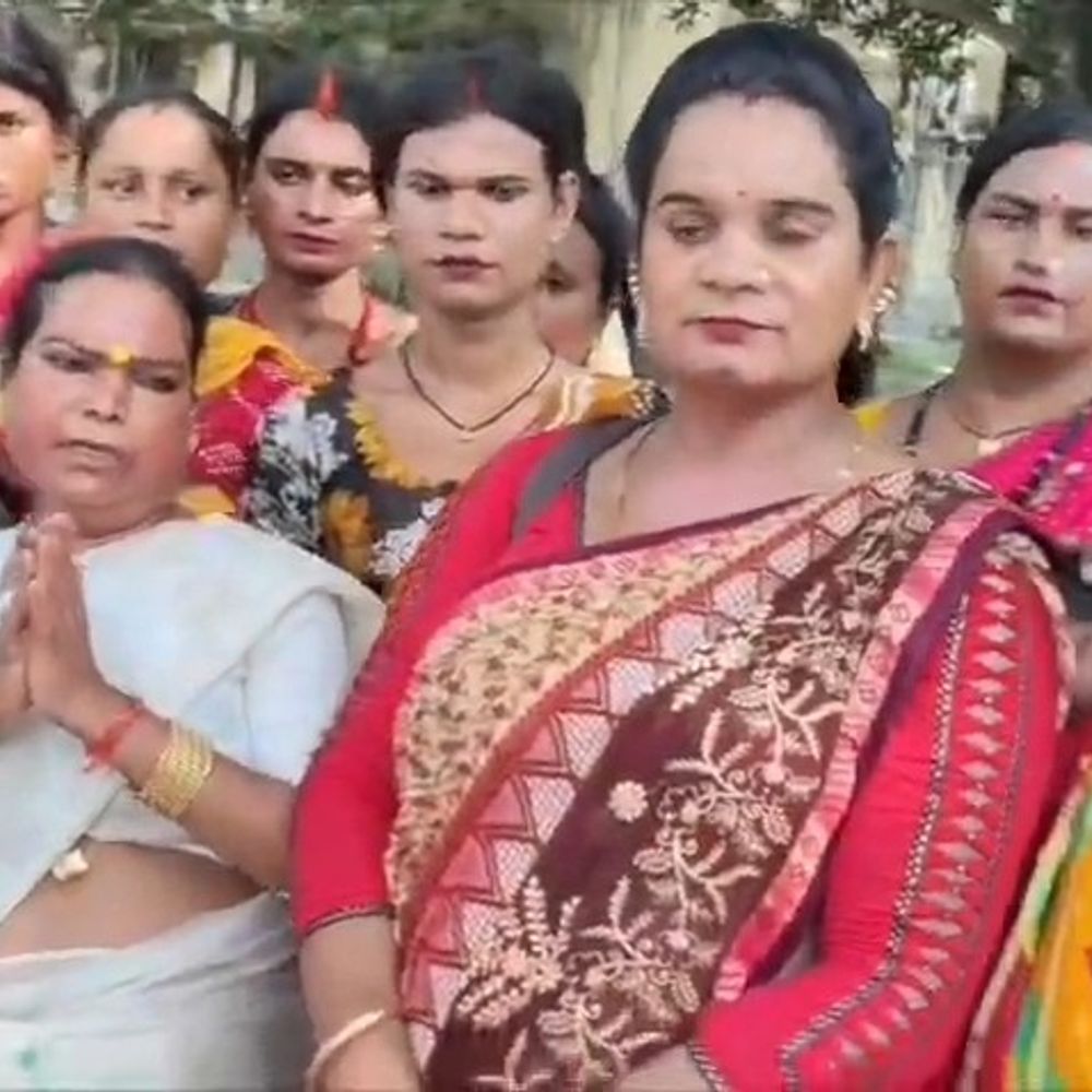 सीतामढ़ी में बाल बच्चे वाले पुरुष बन रहे किन्नर:समाज बोला-‘बधाई मांगना हमारी पहचान,गलत इस्तेमाल न हो’, रोजी-रोटी का संकट