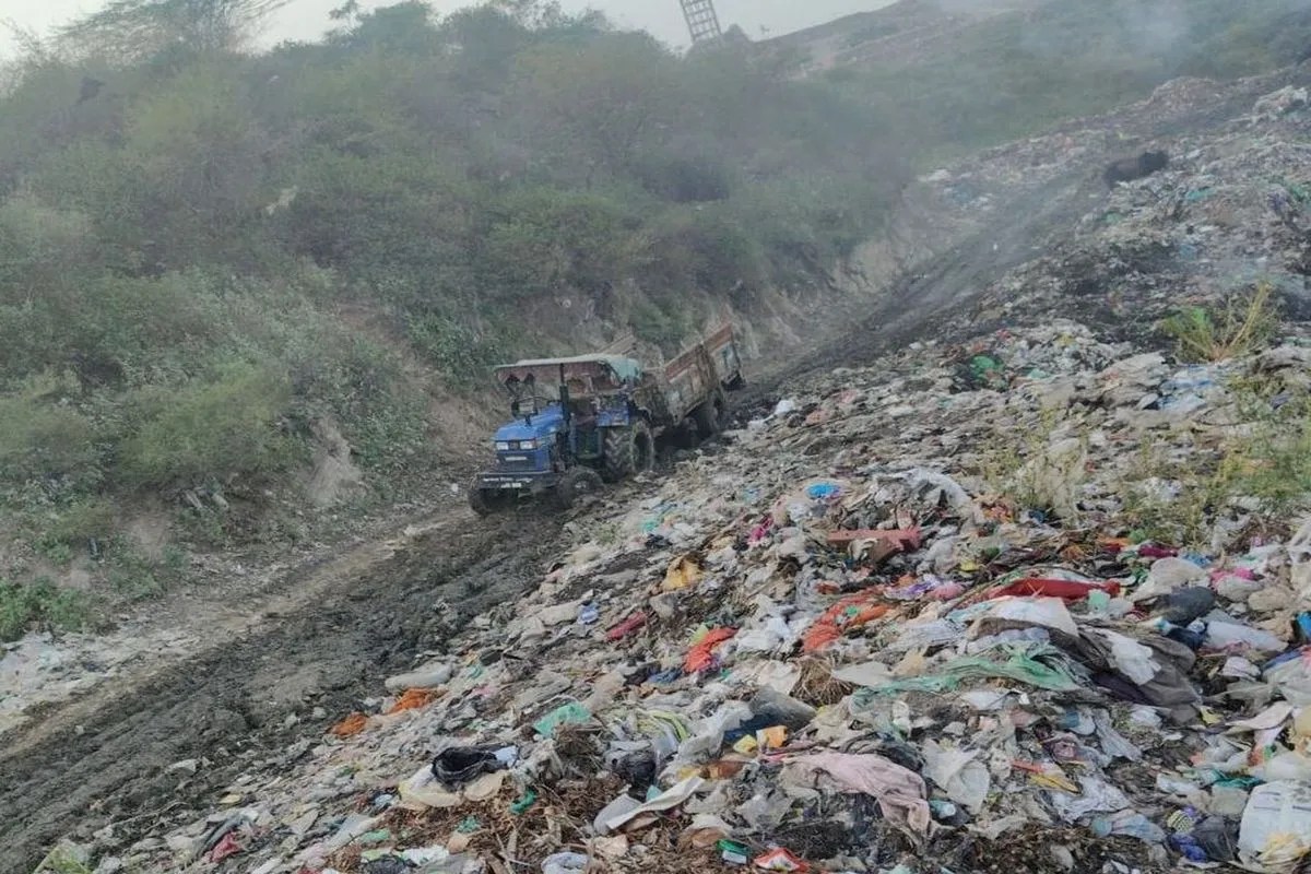 उदयपुर : शहर में कचरा उठ रहा, फिर भी साफ नहीं, बलीचा में पहाड़, रोज 170 टन डंप